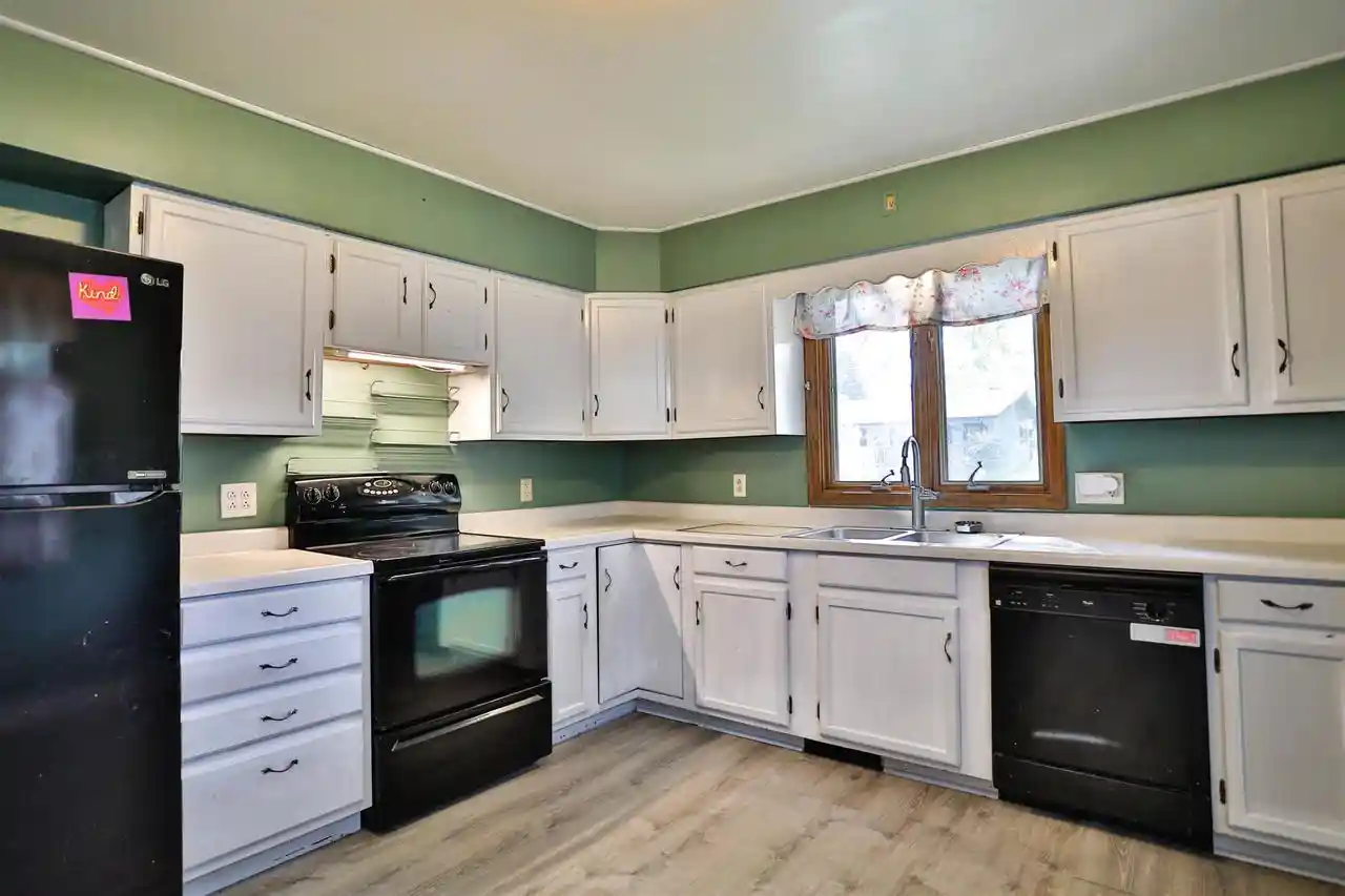 Photo 3 of Single family home for sale at 1008 Elm St, Wausau, WI 54401 | MLS# 22604726 | Listing updated on 2026-09-23