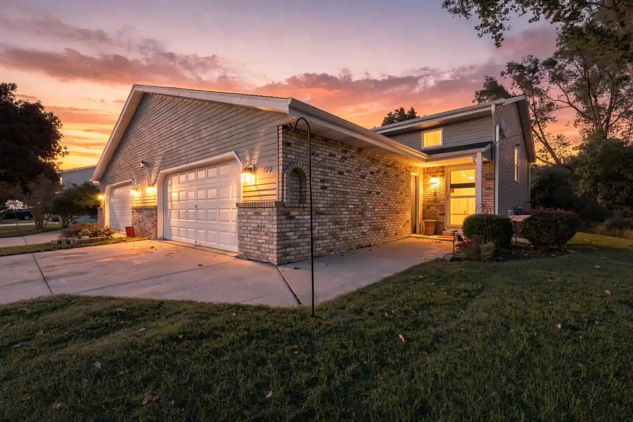Photo 1 of Condo for sale at 720 Timberline Trl, Hartford, WI 53027 | MLS# 1981741 | Listing updated on 2026-10-05