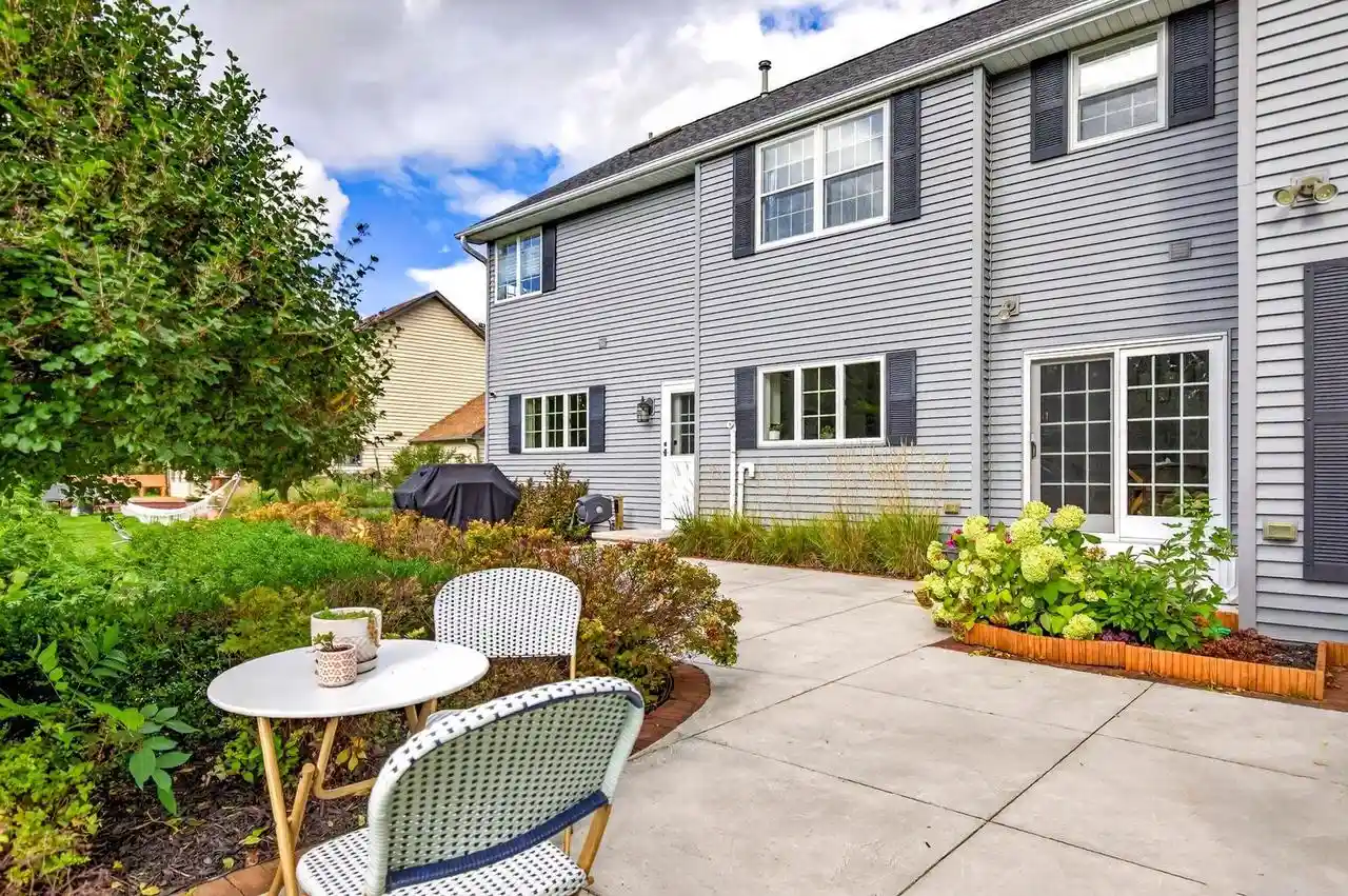 Photo 2 of Single family home for sale at 991 Derby Ln, Neenah, WI 54956 | MLS# 50333132 | Listing updated on 2026-09-23