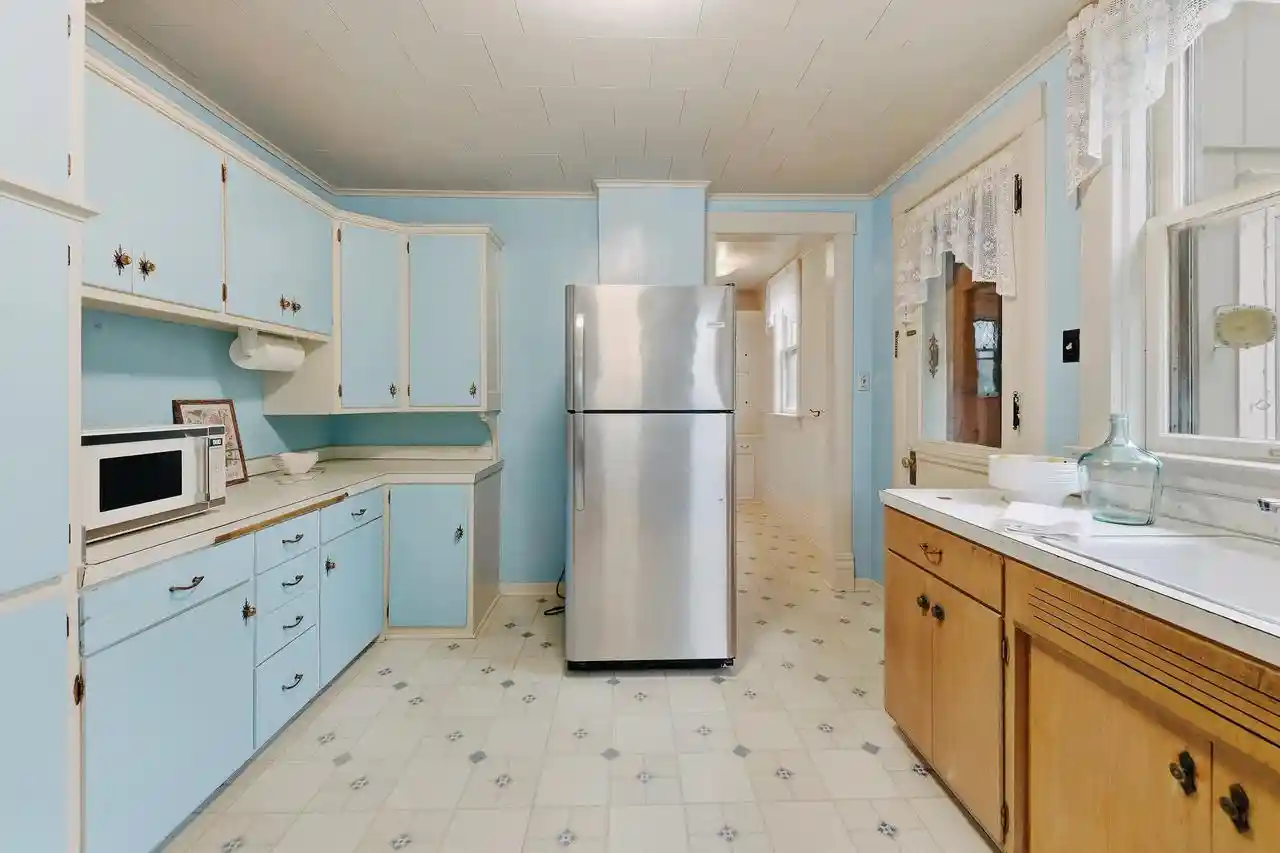 Photo 3 of Single family home for sale at 924 W Grand Ave, Port Washington, WI 53074 | MLS# 1981744 | Listing updated on 2026-10-02