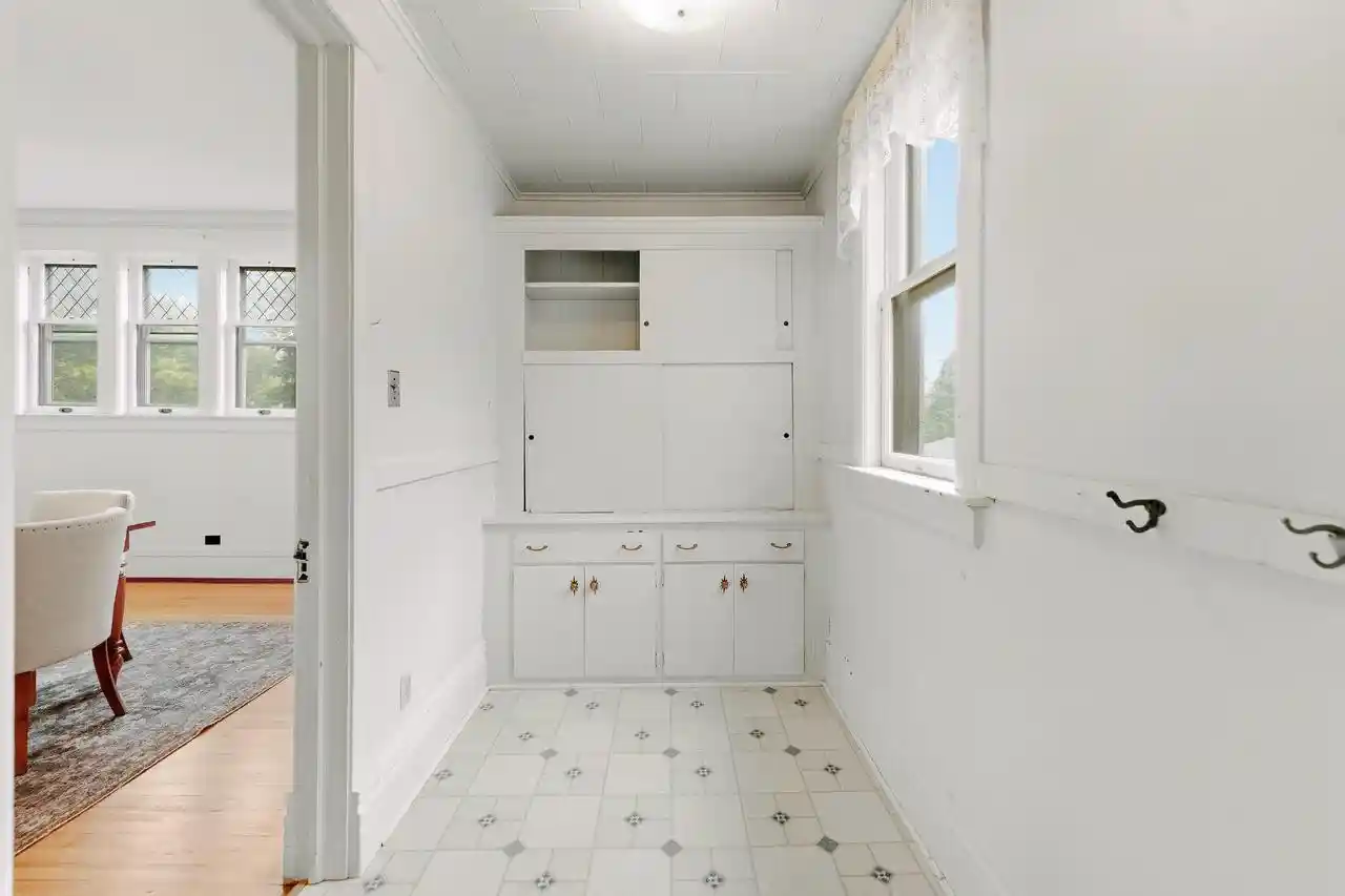 Photo 4 of Single family home for sale at 924 W Grand Ave, Port Washington, WI 53074 | MLS# 1981744 | Listing updated on 2026-10-02