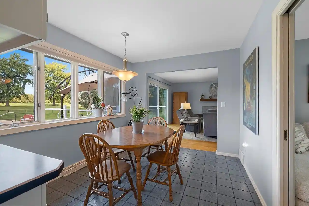 Photo 3 of Single family home for sale at 2924 Ridgeway Dr, Neenah, WI 54956 | MLS# 50333142 | Listing updated on 2026-09-23
