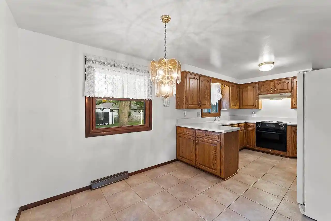 Photo 2 of Single family home for sale at 1030 Downer St, Green Bay, WI 54304 | MLS# 50333139 | Listing updated on 2026-09-23