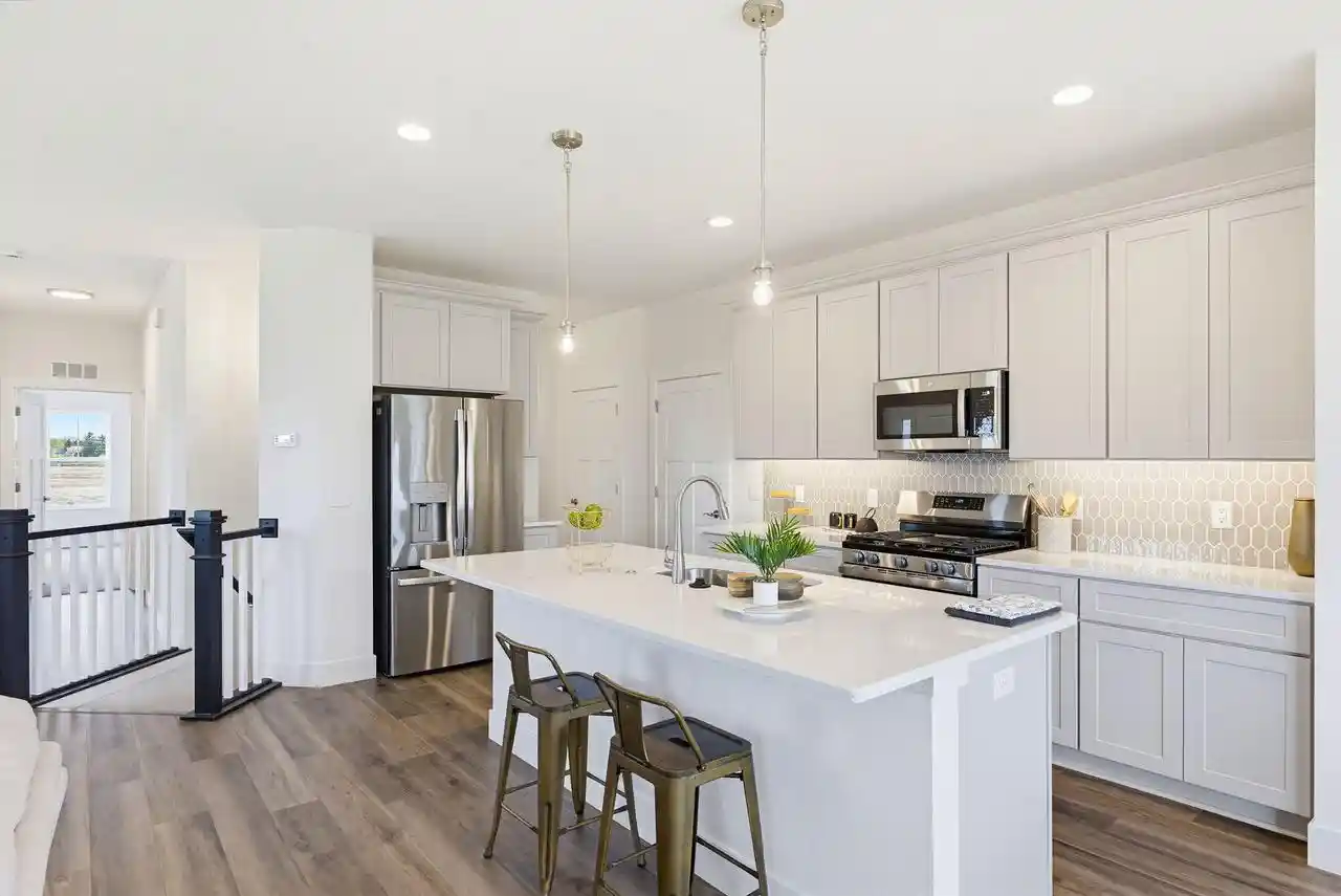 Listing Photo 4 - Condo for sale in building located at 853 Stirling Dr, Oconomowoc, WI 53066 - Unit #Bldg 21, Unit 42
