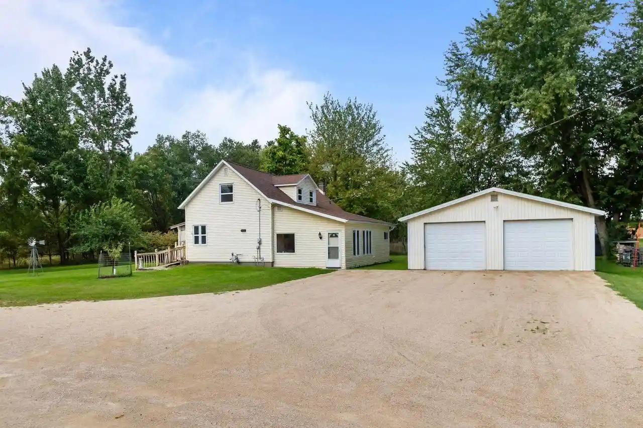 Photo 1 of Single family home for sale at 229 W Berlin St, Neshkoro, WI 54960 | MLS# 50333119 | Listing updated on 2026-09-24