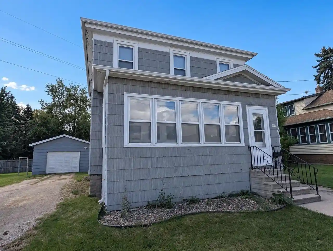 Photo 1 of Single family home for sale at 719 W 6th Avenue, Oshkosh, WI 54902 | MLS# 50333136 | Listing updated on 2026-09-23