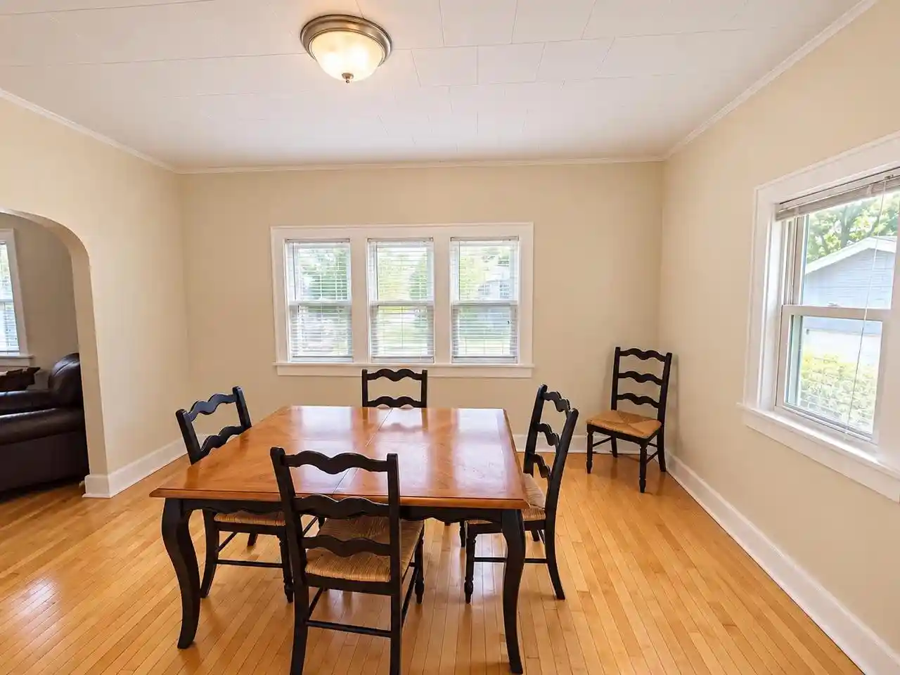 Photo 4 of Single family home for sale at 719 W 6th Avenue, Oshkosh, WI 54902 | MLS# 50333136 | Listing updated on 2026-09-23