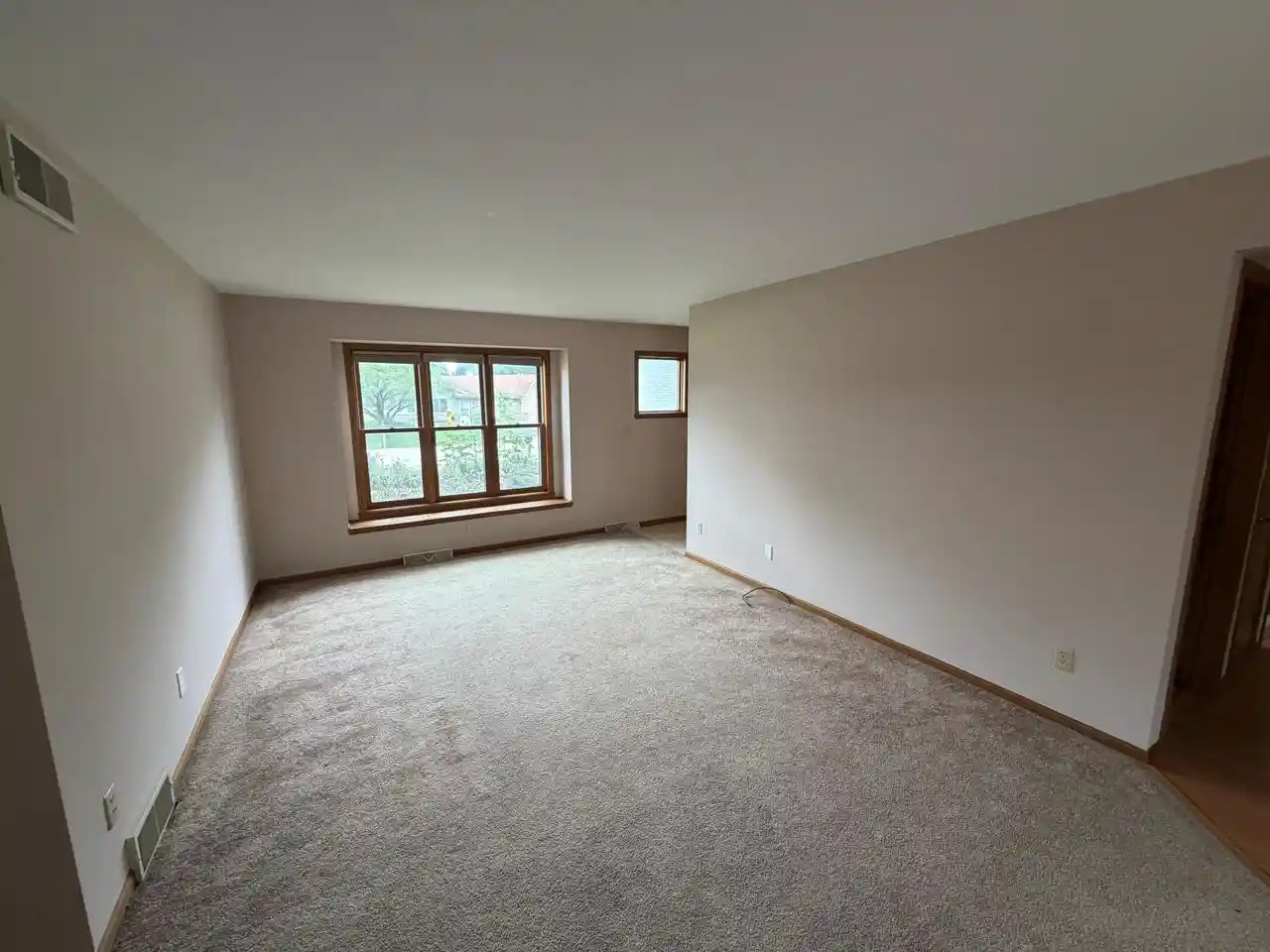 Listing Photo 5 - Condo for sale in building located at 1505 Oxford Ln, Mount Pleasant, WI 53406 - Unit #1507