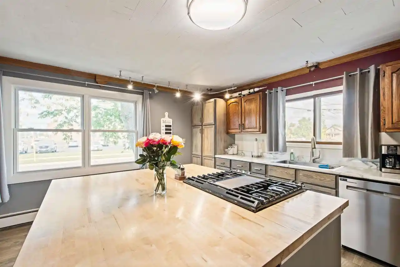 Photo 2 of Single family home for sale at 836 Main St, Marinette, WI 54143 | MLS# 50333144 | Listing updated on 2026-09-24