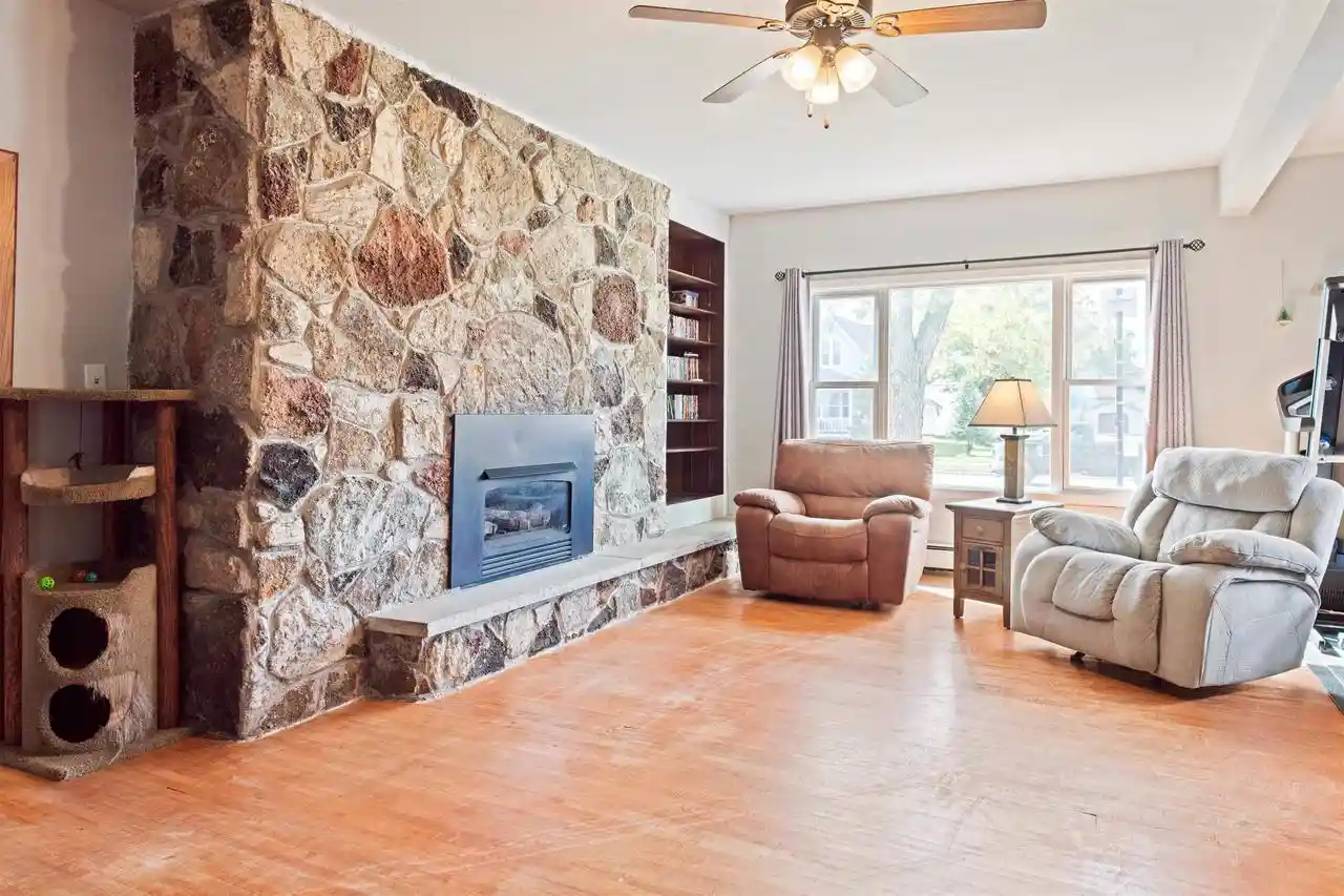 Photo 3 of Single family home for sale at 836 Main St, Marinette, WI 54143 | MLS# 50333144 | Listing updated on 2026-09-24