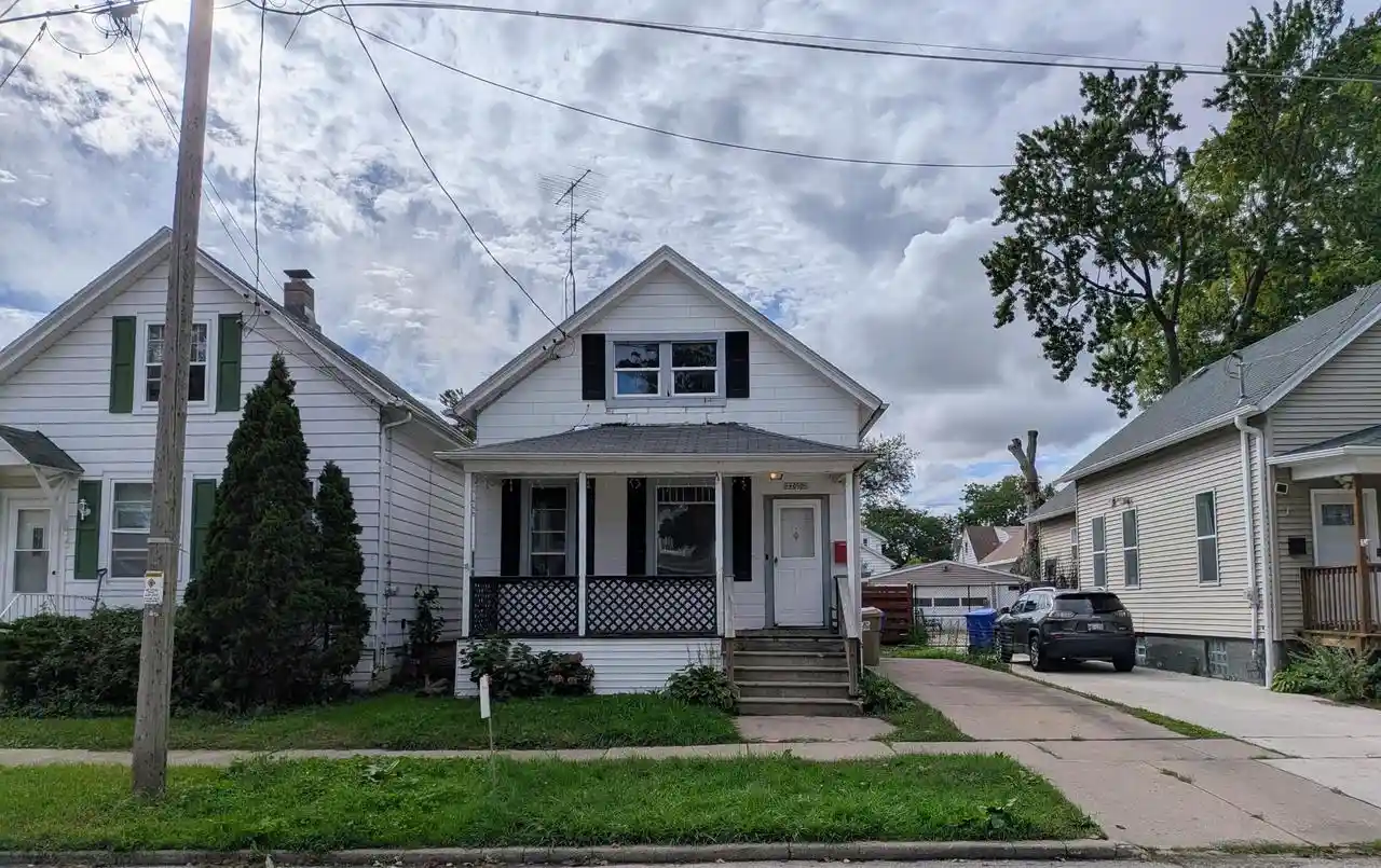 Photo 1 of Single family home for sale at 4050 6th Avenue, Kenosha, WI 53140 | MLS# 1981778 | Listing updated on 2026-09-23