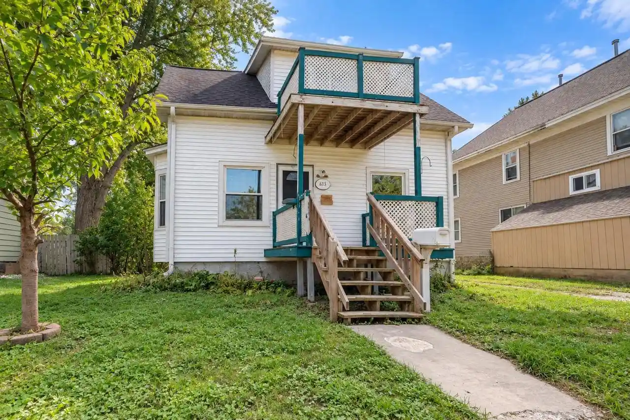 Photo 1 of Single family home for sale at 613 Phoebe St, Green Bay, WI 54303 | MLS# 50333156 | Listing updated on 2026-09-23