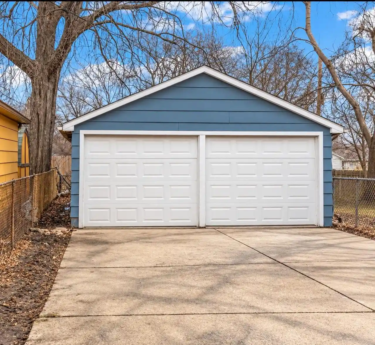 Photo 4 of Single family home for sale at 1721 Geneva St, Racine, WI 53402 | MLS# 1981780 | Listing updated on 2026-09-23