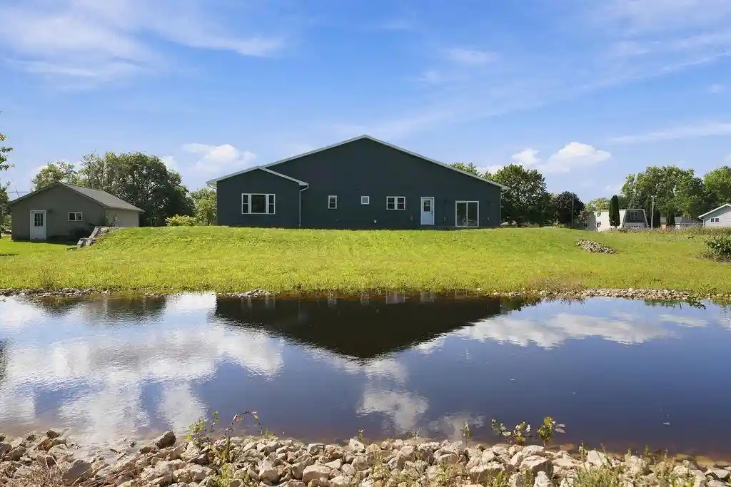 Photo 2 of Single family home for sale at 661 E River Dr, Omro, WI 54963 | MLS# 50333155 | Listing updated on 2026-09-23