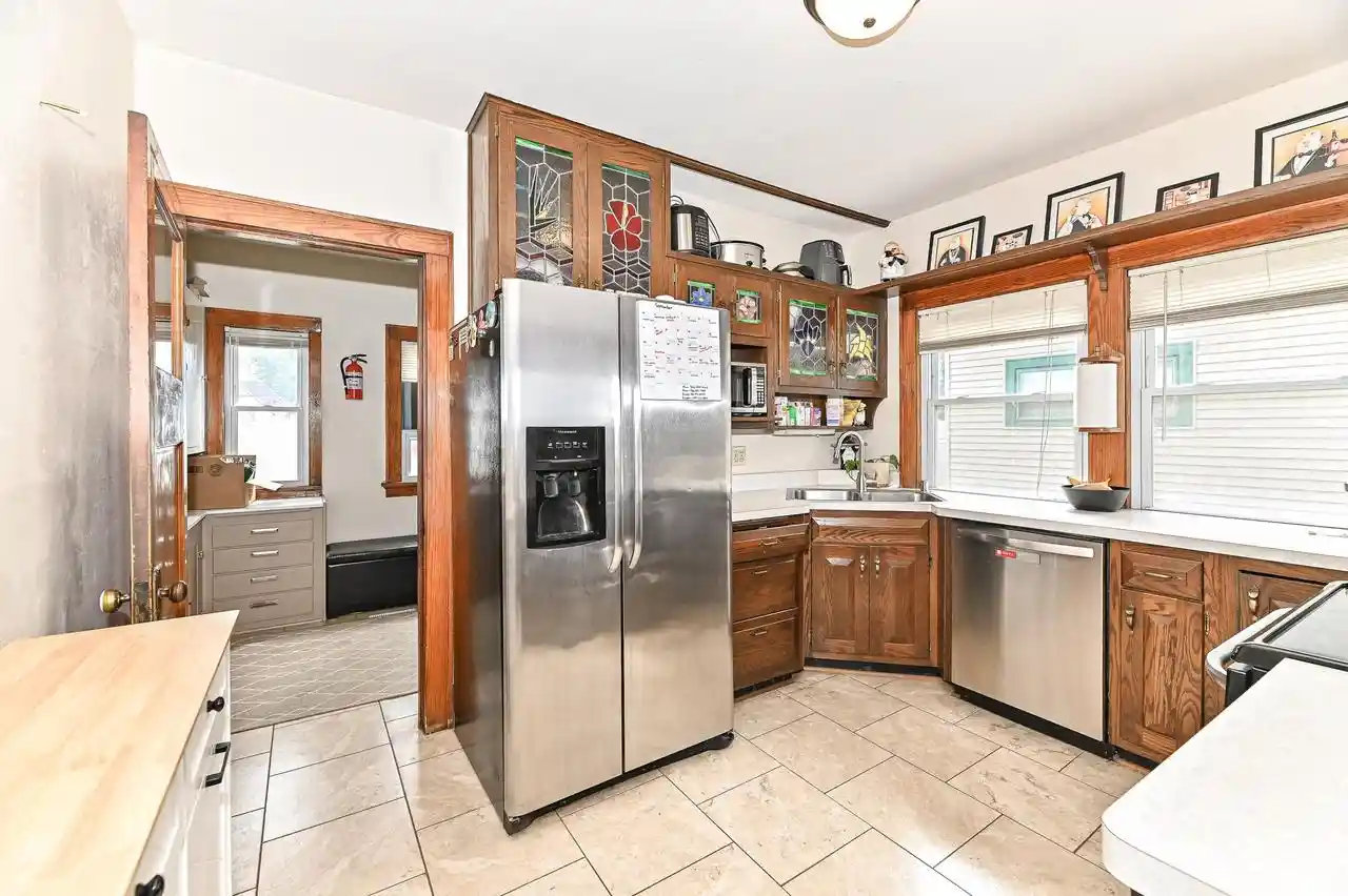 Photo 4 of Single family home for sale at 3332 S 9th Place, Milwaukee, WI 53215 | MLS# 1981793 | Listing updated on 2026-09-29