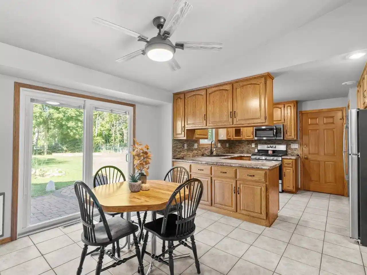 Photo 3 of Single family home for sale at 2760 Sunray Ln, Green Bay, WI 54313 | MLS# 1981801 | Listing updated on 2026-09-23