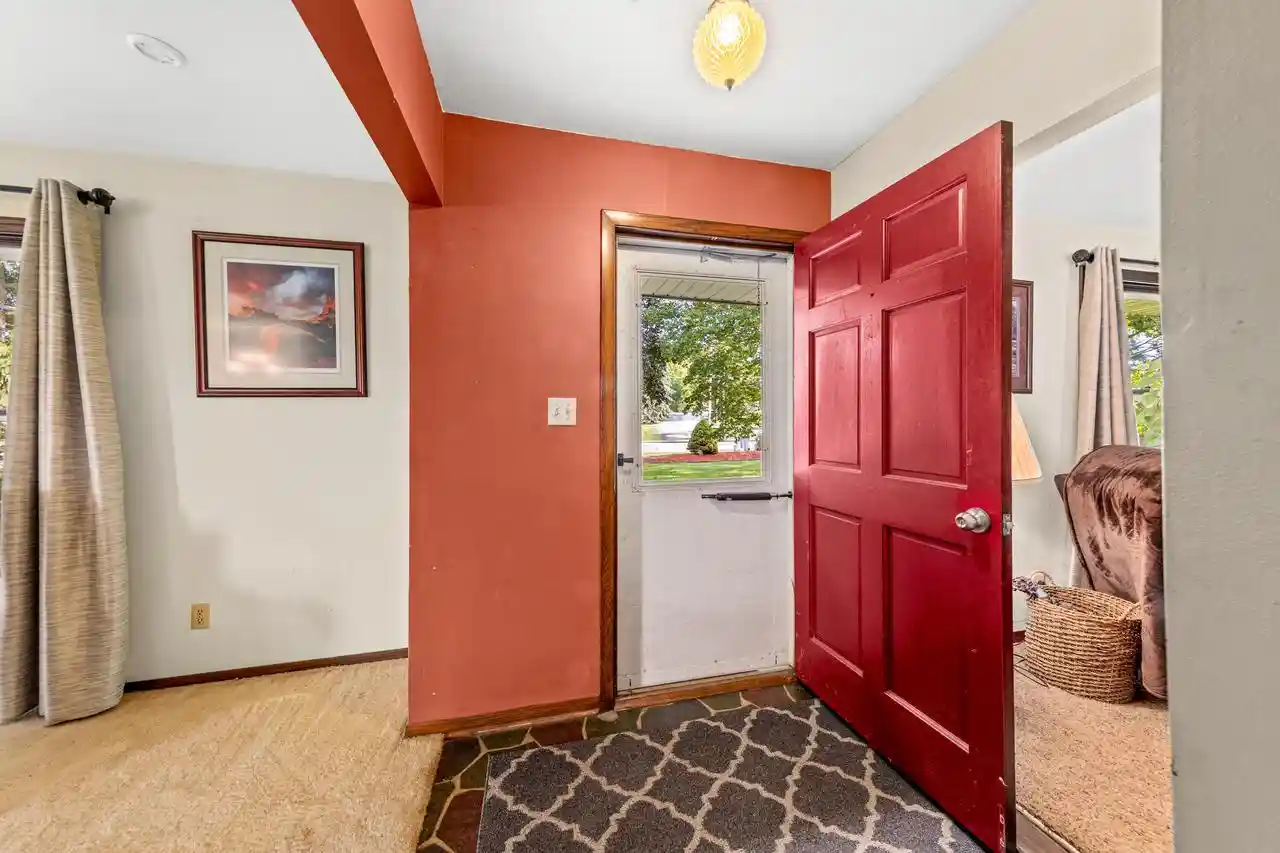 Photo 4 of Single family home for sale at 9311 Northwestern Ave, Mount Pleasant, WI 53406 | MLS# 1981805 | Listing updated on 2026-09-23