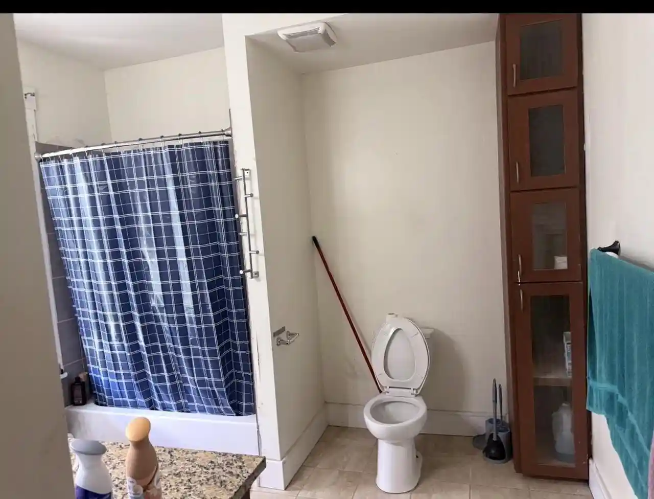 Photo 2 of Sale Pending at 2137 W Pierce St, Milwaukee, WI 53204 | MLS# 1981813 | Listing updated on 2026-09-28