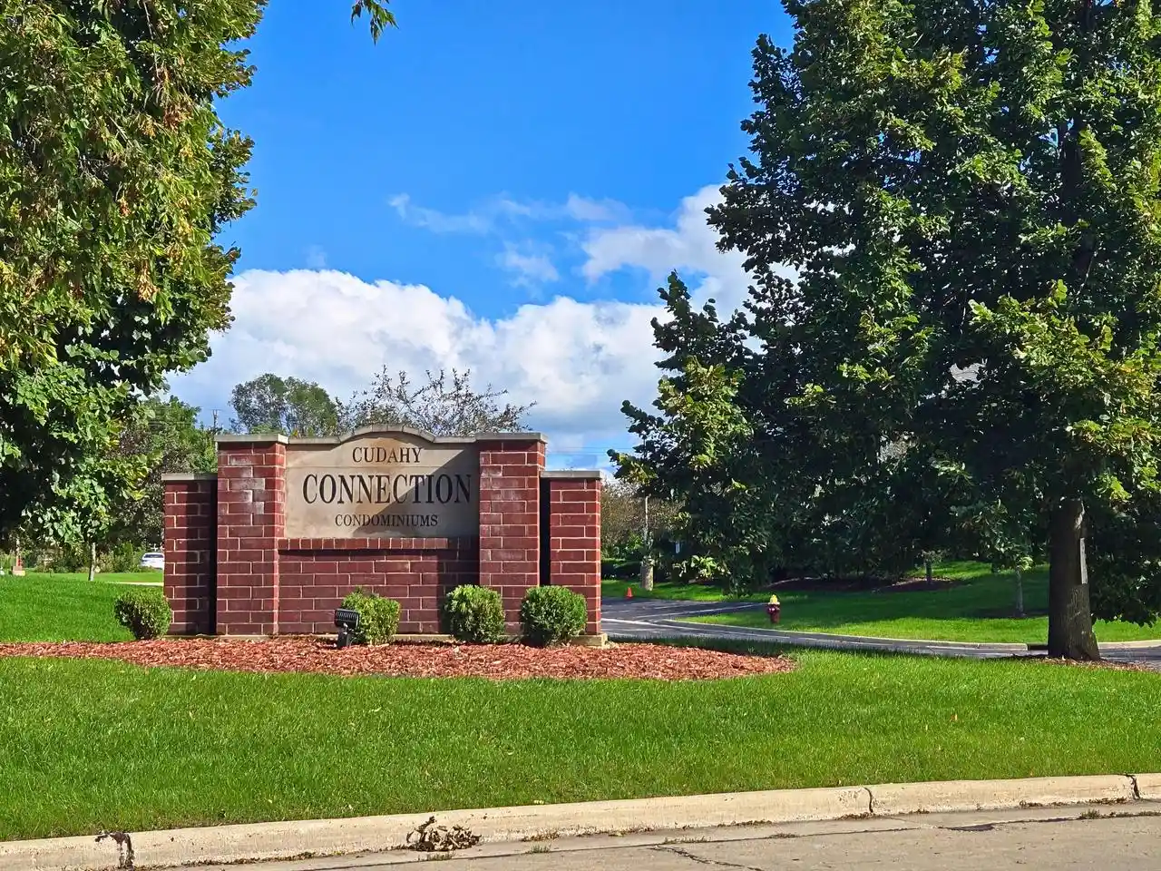 Condo for sale at 6000 S Buckhorn Ave #302, Cudahy, WI 53110 | MLS# 1981823