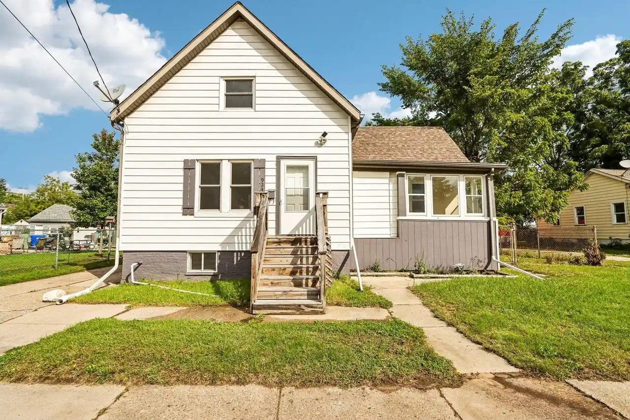Single family home for sale at 924 44th Street, Kenosha, WI 53140 | MLS# 1981836
