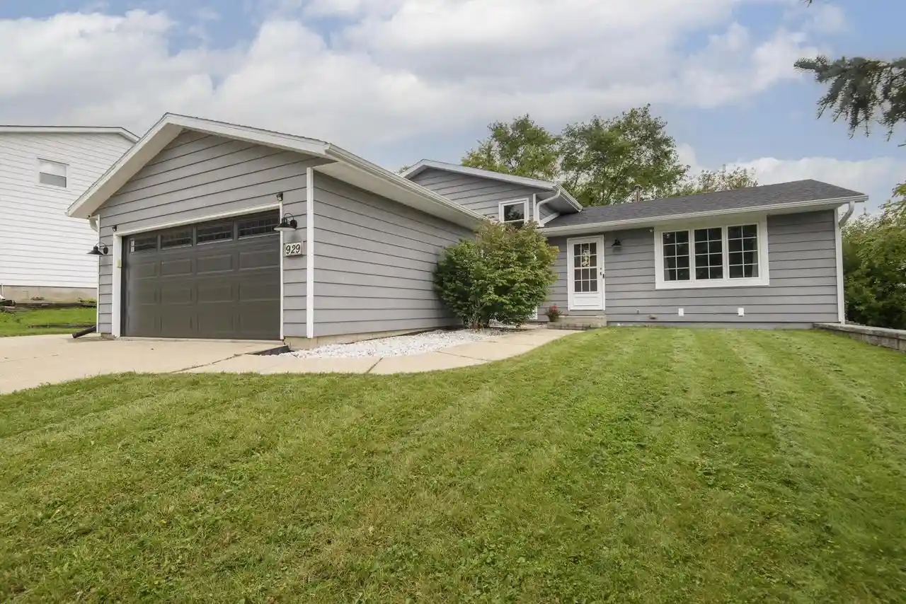 Photo 1 of Single family home for sale at 929 Howard St, Waukesha, WI 53188 | MLS# 1981838 | Listing updated on 2026-09-26
