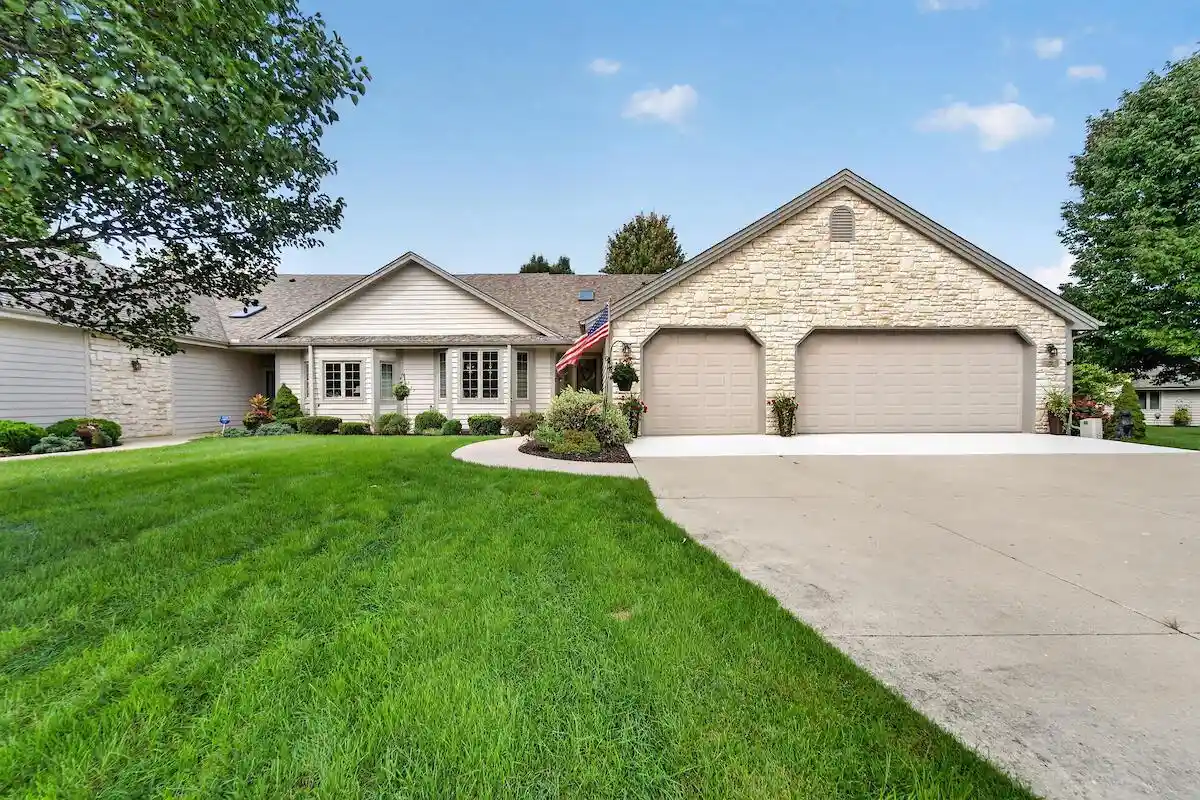Photo 1 of Condo for sale at 520 Green Valley Dr, Mount Pleasant, WI 53406 | MLS# 1981841 | Listing updated on 2026-09-24