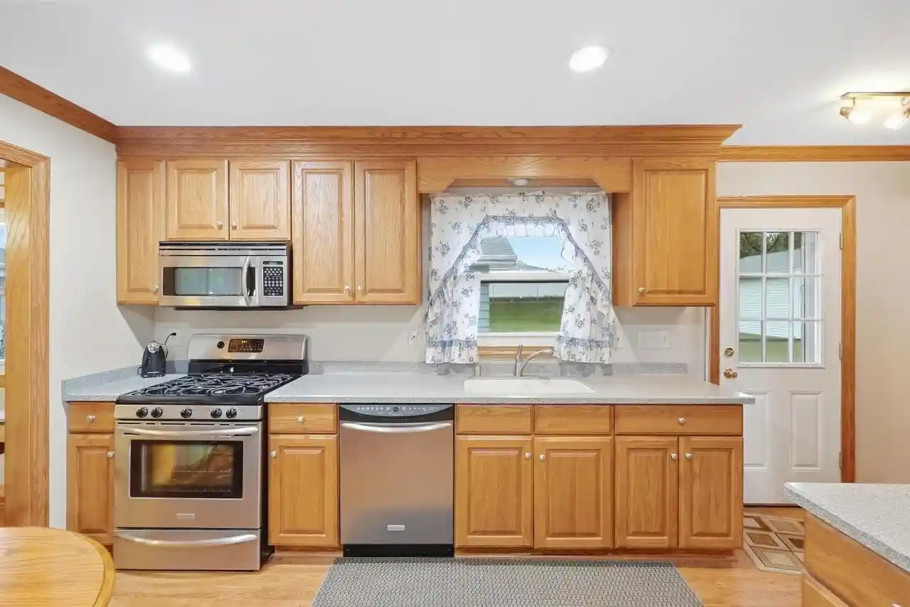 Photo 4 of Single family home for sale at 6665 S 20th Street, Oak Creek, WI 53154 | MLS# 1981844 | Listing updated on 2026-09-27