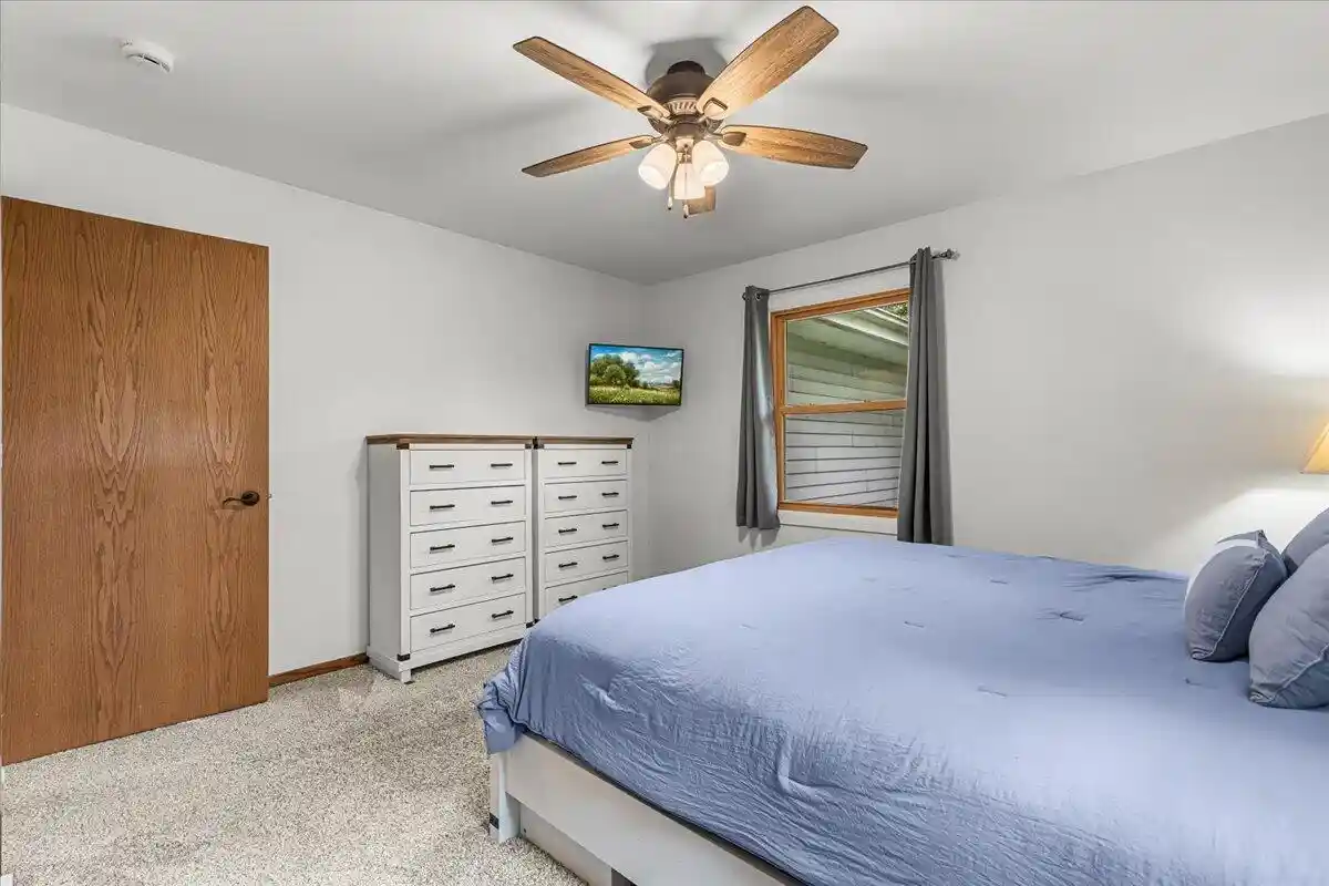 Photo 4 of Single family home for sale at 819 Kings Ridge Ct E, West Bend, WI 53090 | MLS# 1981850 | Listing updated on 2026-09-26