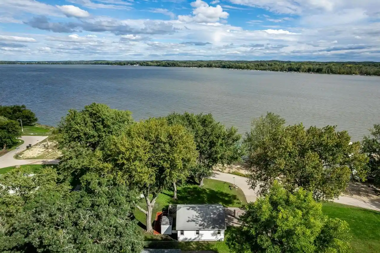 Photo 1 of Sale Pending at 1747 E Road 5, Edgerton, WI 53534 | MLS# 2033314 | Listing updated on 2026-09-30