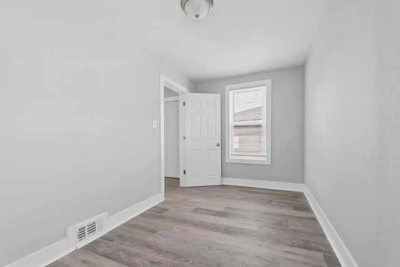 Photo 4 of Single family home for sale at 917 S 9th Street, Milwaukee, WI 53204 | MLS# 1981856 | Listing updated on 2026-09-25
