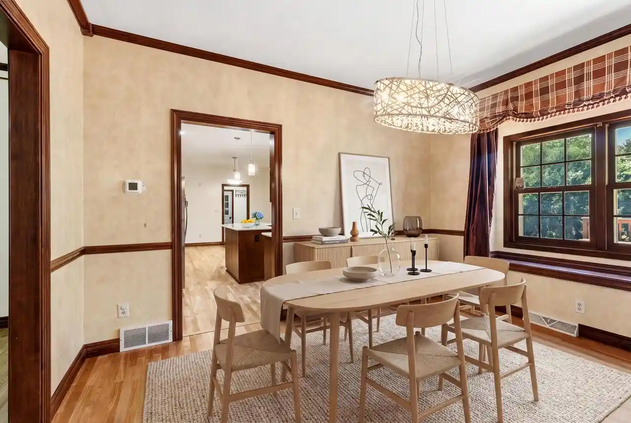 Photo 3 of Single family home for sale at 1498 Parkway Dr, Green Bay, WI 54304 | MLS# 50333149 | Listing updated on 2026-09-24