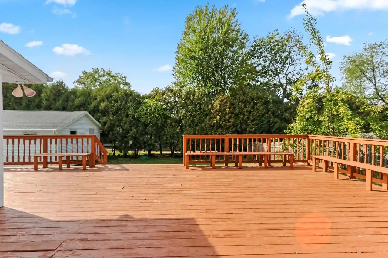 Photo 4 of Single family home for sale at 1498 Parkway Dr, Green Bay, WI 54304 | MLS# 50333149 | Listing updated on 2026-09-24