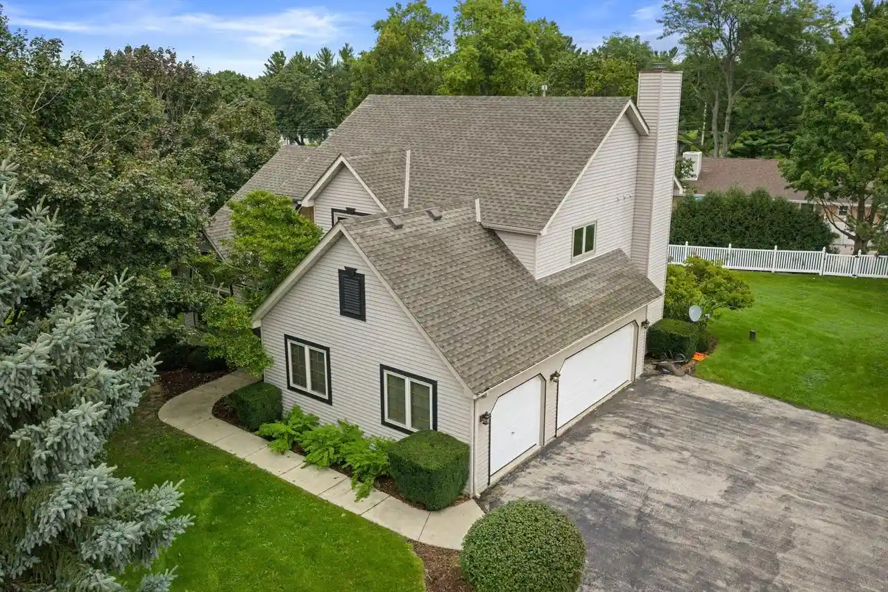 Photo 3 of Single family home for sale at 1661 Wood Ridge Ln, Burlington, WI 53105 | MLS# 1981870 | Listing updated on 2026-09-24