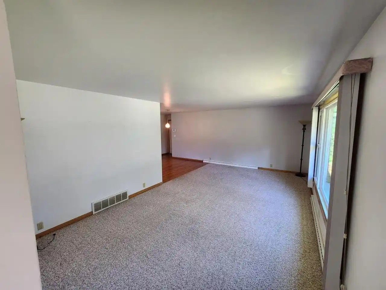 Photo 4 of Single family home for sale at 1600 Patton St, Green Bay, WI 54301 | MLS# 50333167 | Listing updated on 2026-10-04