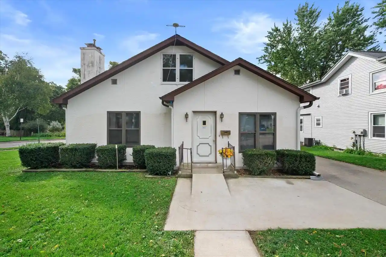 Photo 1 of Single family home for sale at 143 E Luther Ave, Oconomowoc, WI 53066 | MLS# 1981878 | Listing updated on 2026-09-25