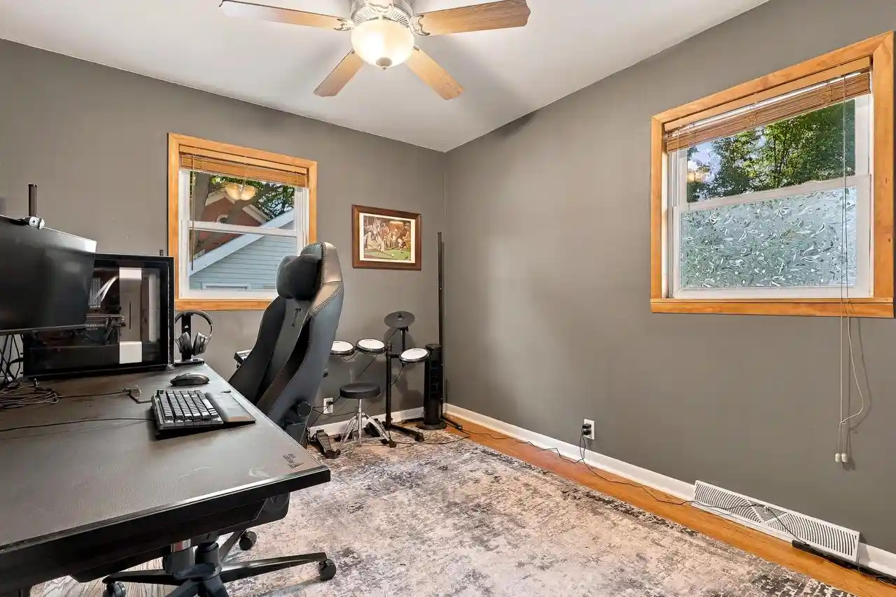 Photo 3 of Single family home for sale at 915 N 9th Street, Manitowoc, WI 54220 | MLS# 1981872 | Listing updated on 2026-10-02