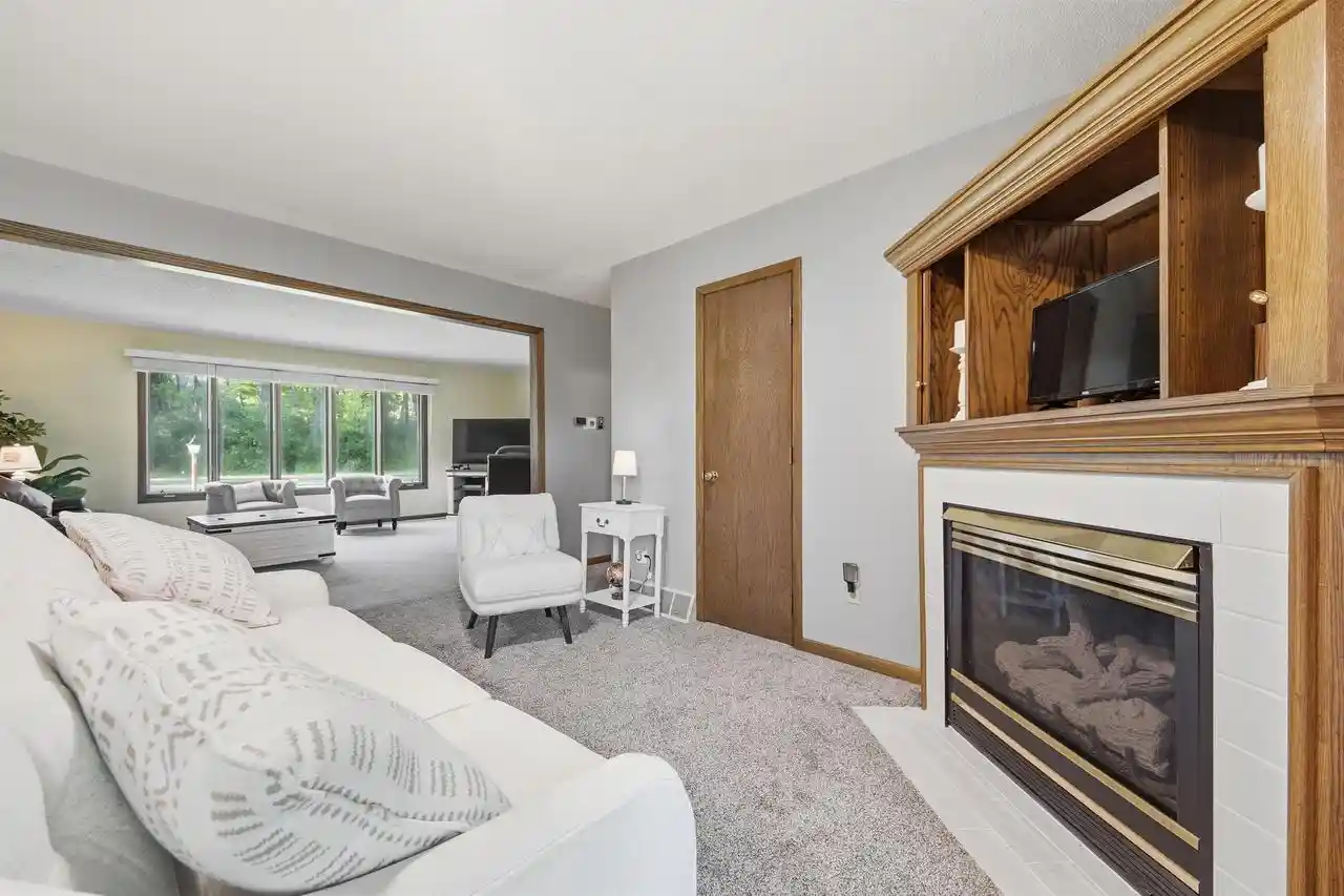 Photo 4 of Single family home for sale at 2001 E Blodgett St, Marshfield, WI 54449 | MLS# 22604744 | Listing updated on 2026-09-26