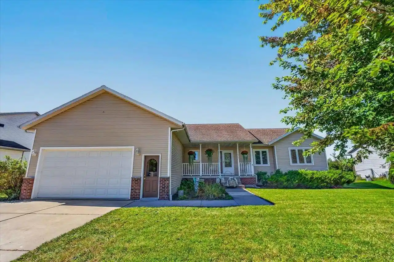 Photo 1 of Single family home for sale at 875 Merri Hl Dr, Oregon, WI 53575 | MLS# 2033321 | Listing updated on 2026-10-06