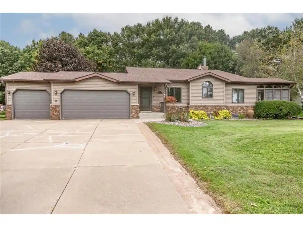 Photo 1 of Single family home for sale at 2925 Plum Tree Cir, Menomonie, WI 54751 | MLS# 7149294 | Listing updated on 2026-09-25