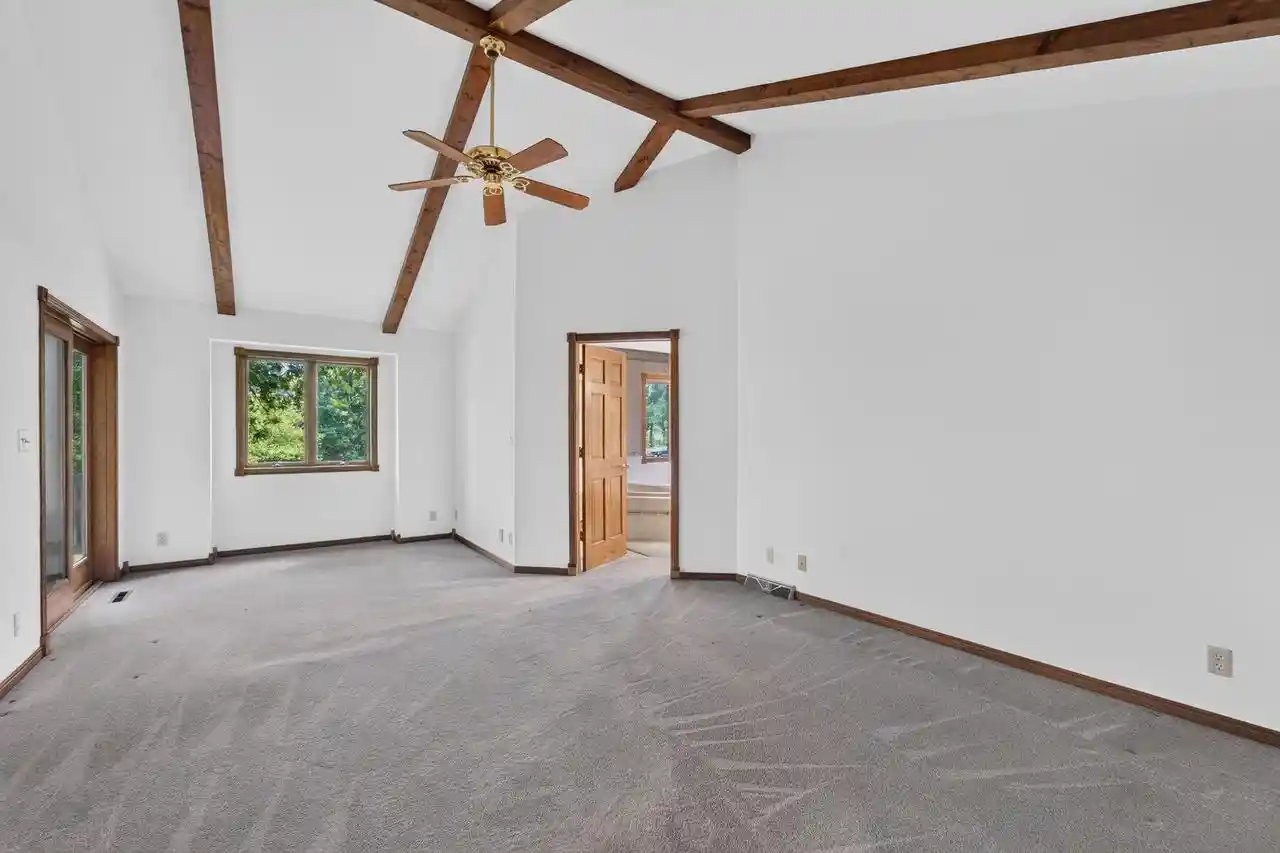 Photo 4 of Sale Pending at 6976 Druid Lake Rd, Hartford, WI 53027 | MLS# 1981893 | Listing updated on 2026-10-02