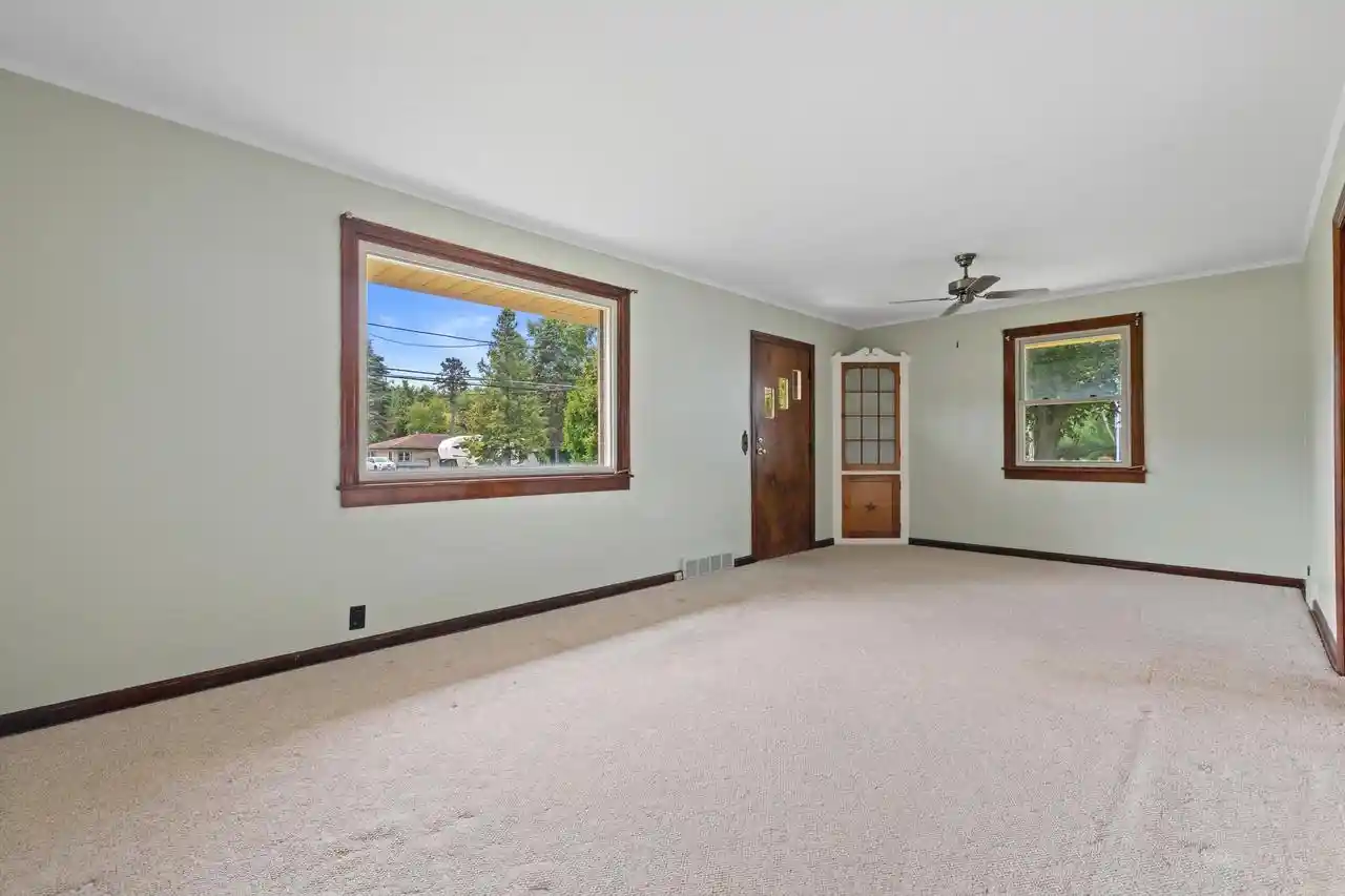 Photo 3 of Single family home for sale at 3316 3 Mile Rd, Caledonia, WI 53404 | MLS# 1981890 | Listing updated on 2026-09-24