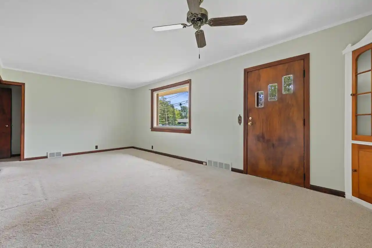 Photo 4 of Single family home for sale at 3316 3 Mile Rd, Caledonia, WI 53404 | MLS# 1981890 | Listing updated on 2026-09-24