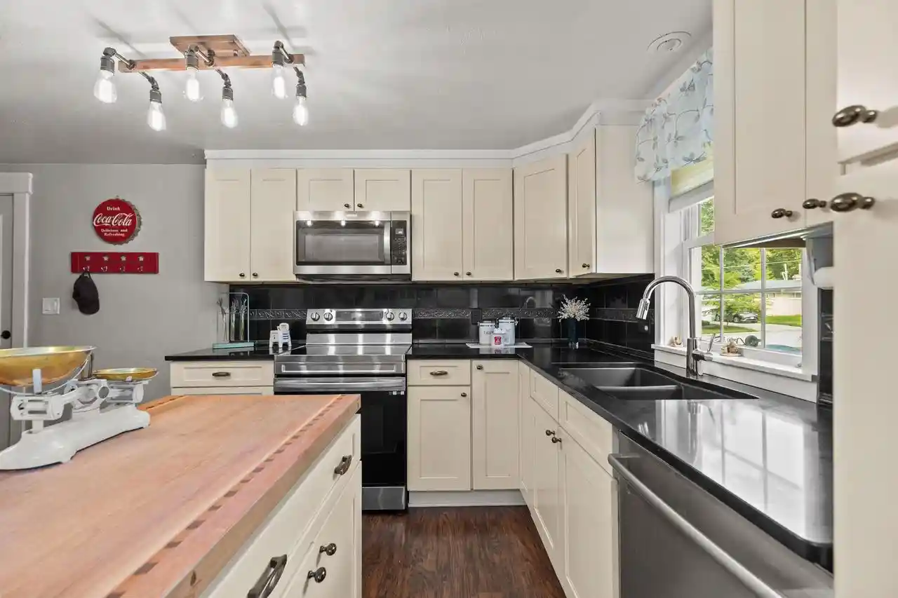 Photo 3 of Single family home for sale at 149 Sheridan Way, Green Bay, WI 54302 | MLS# 50333162 | Listing updated on 2026-09-24
