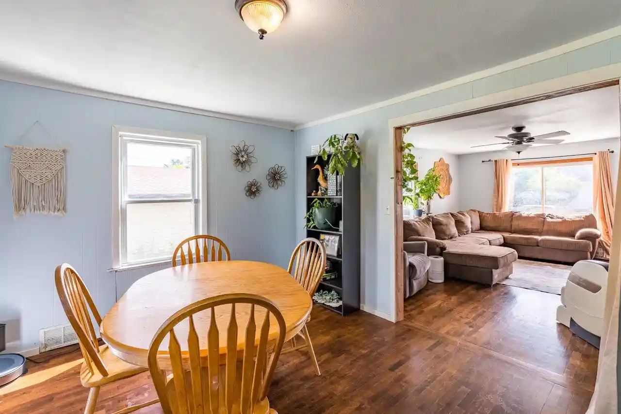 Photo 4 of Single family home for sale at 400 Wadleigh St, Stevens Point, WI 54481 | MLS# 50333183 | Listing updated on 2026-09-24