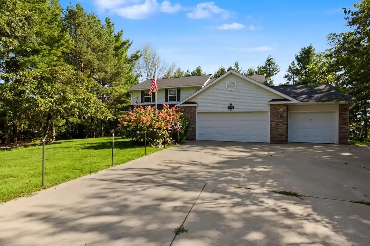 Photo 1 of Single family home for sale at 2340 Ok Blf Cir, Plover, WI 54467 | MLS# 22604748 | Listing updated on 2026-10-05