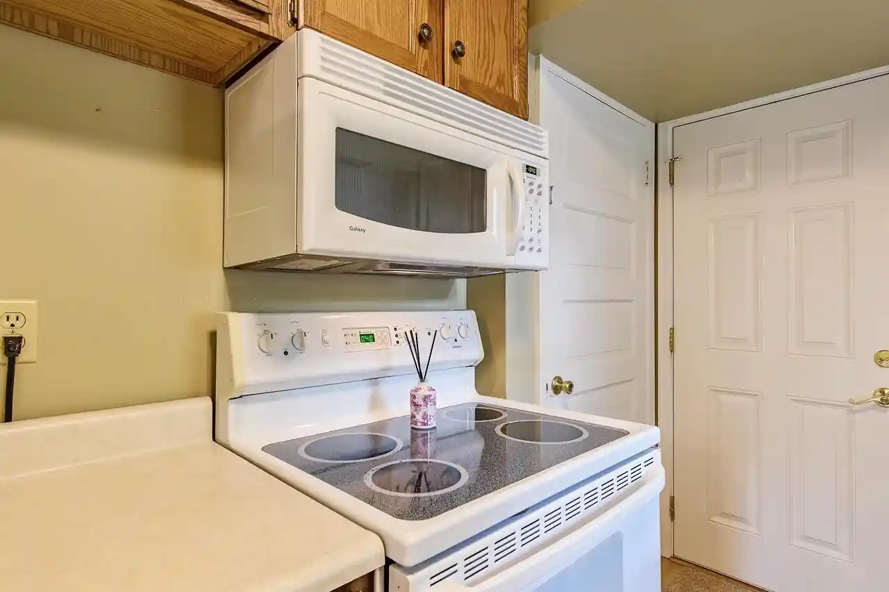 Photo 2 of Single family home for sale at 2537 Hoard St, Madison, WI 53704 | MLS# 2033341 | Listing updated on 2026-10-09