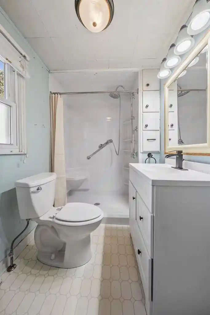 Photo 3 of Single family home for sale at 1722 W Murdock Ave, Oshkosh, WI 54901 | MLS# 50333188 | Listing updated on 2026-09-27