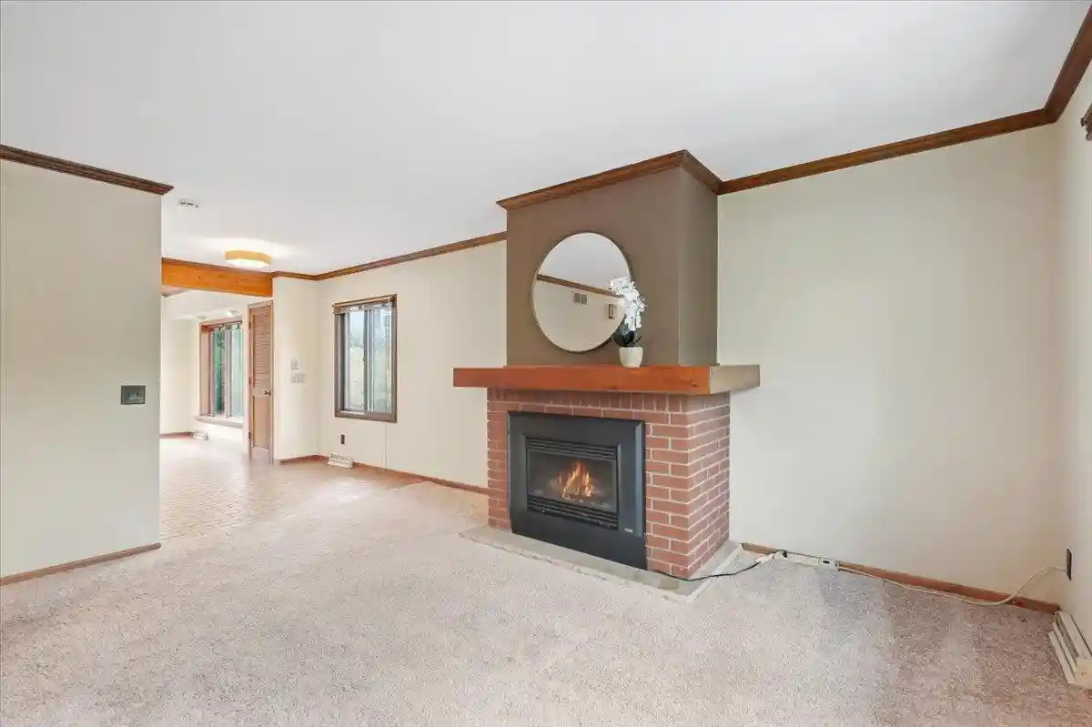 Photo 2 of Single family home for sale at 2621 Mission Cir, Madison, WI 53713 | MLS# 2033349 | Listing updated on 2026-09-27