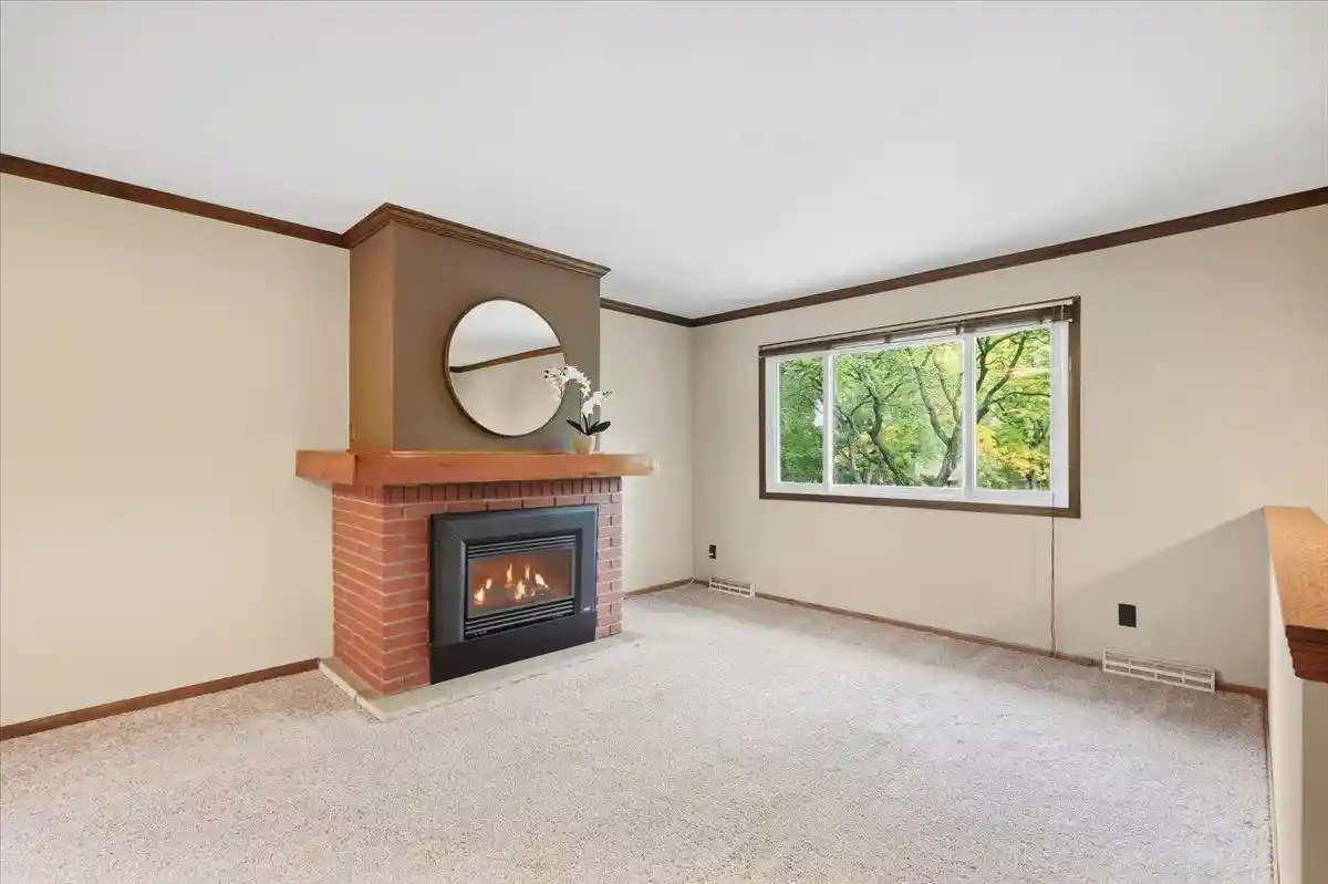 Photo 3 of Single family home for sale at 2621 Mission Cir, Madison, WI 53713 | MLS# 2033349 | Listing updated on 2026-09-27