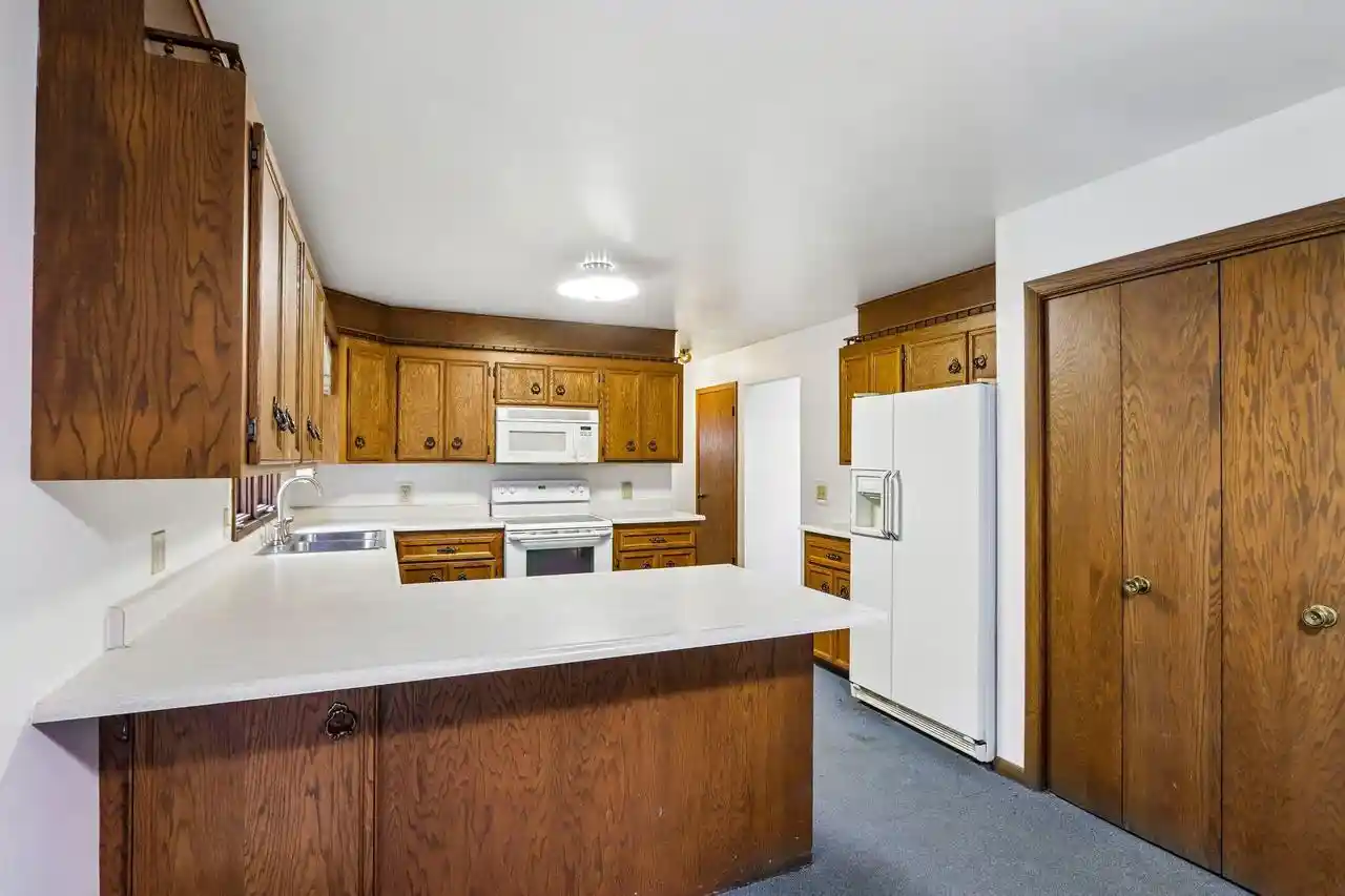 Photo 3 of Single family home for sale at 685 Oak Dr, Jefferson, WI 53549 | MLS# 1981916 | Listing updated on 2026-09-30
